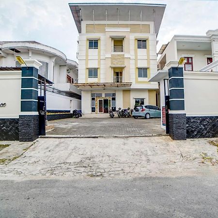 Oyo 91170 Ayahanda Residence Medan Exterior photo