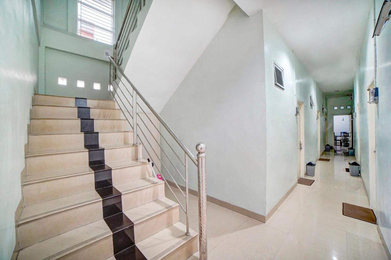 Oyo 91170 Ayahanda Residence Medan Exterior photo